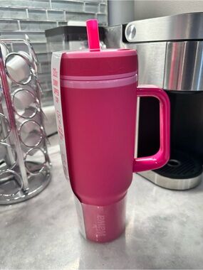 WAWA 2026 Summer Sunny Sipper Double Walled Insulated 32oz Hot Pink Cup Tumbler